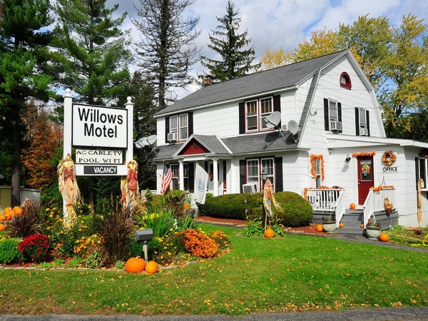 Willows Motel image 18