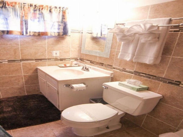 Willows Motel image 22